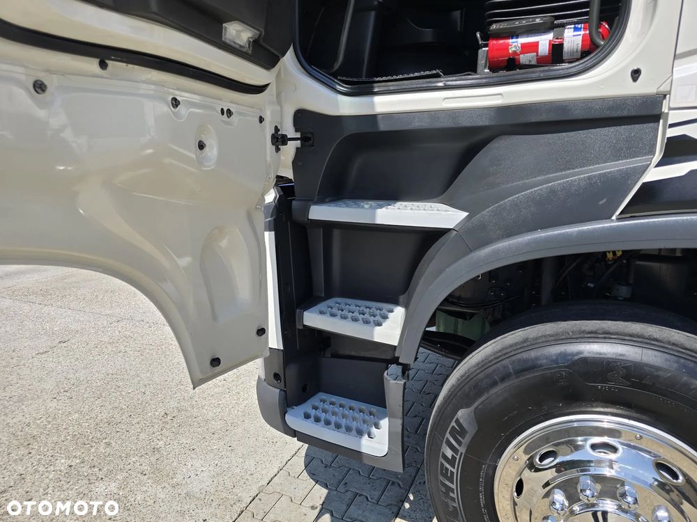 Volvo FH 540 6x4 - 16