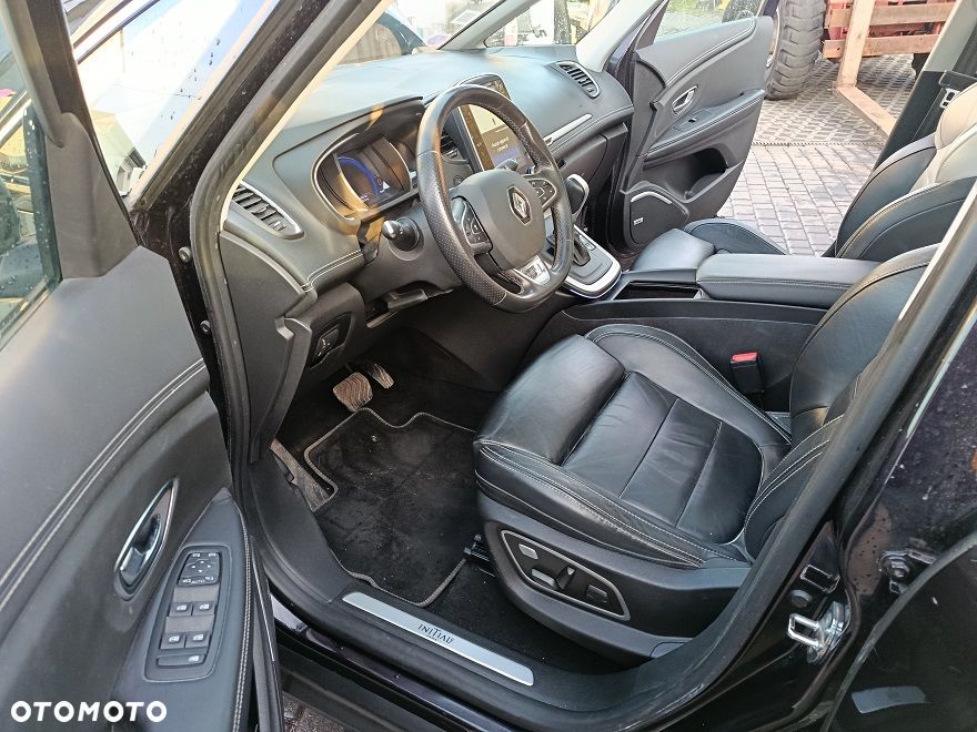 Renault Grand Scenic - 11