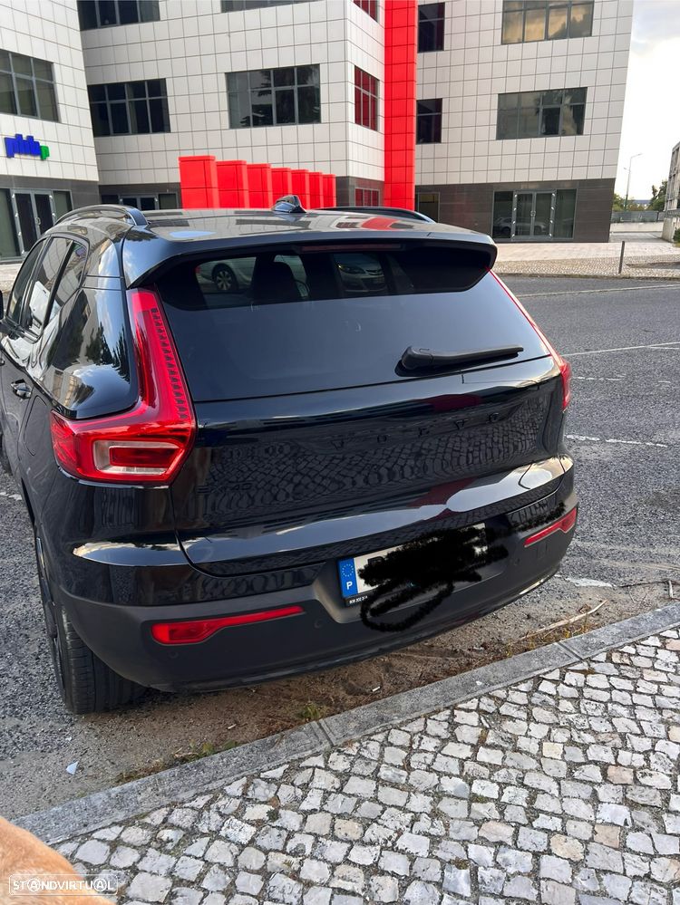 Volvo EX40 82 kWh Single Motor Extended Range Black Edition - 3