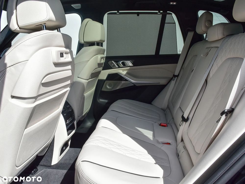 BMW X5 M50i - 17