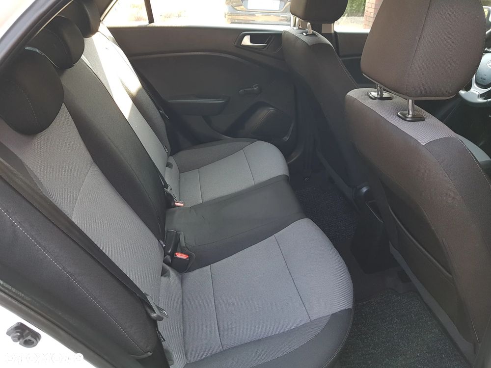 Hyundai i20 blue 1.2 Advantage - 25