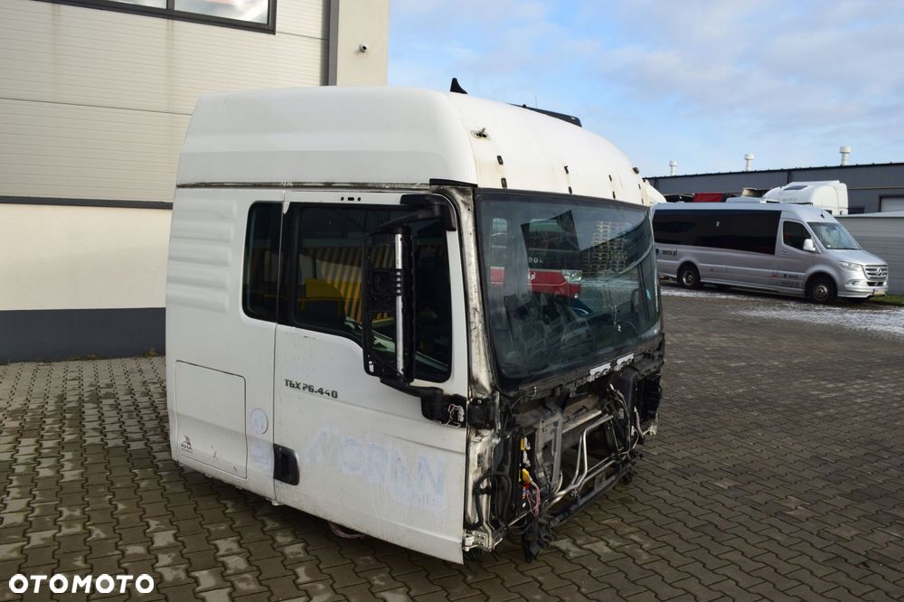 SZKIELET KABINY WRAZ Z DRZWIAMI MAN TGX XLX - 7