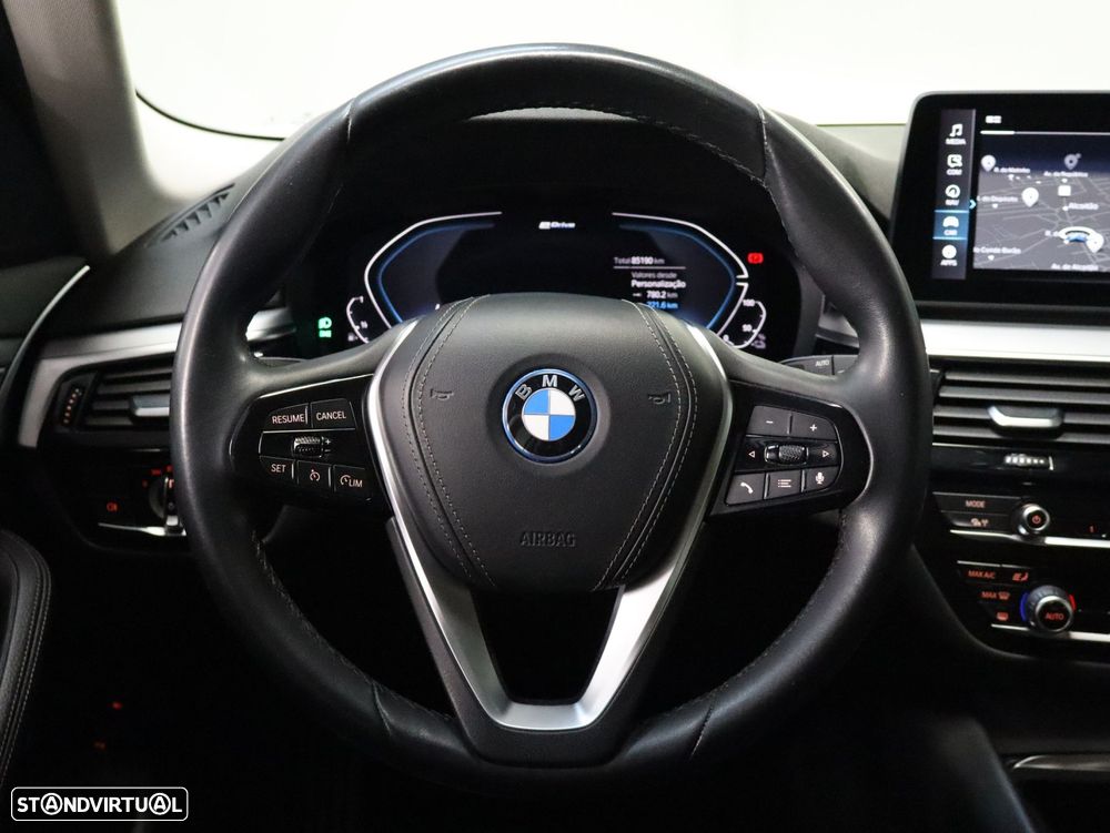 BMW 530 e Line Luxury - 9