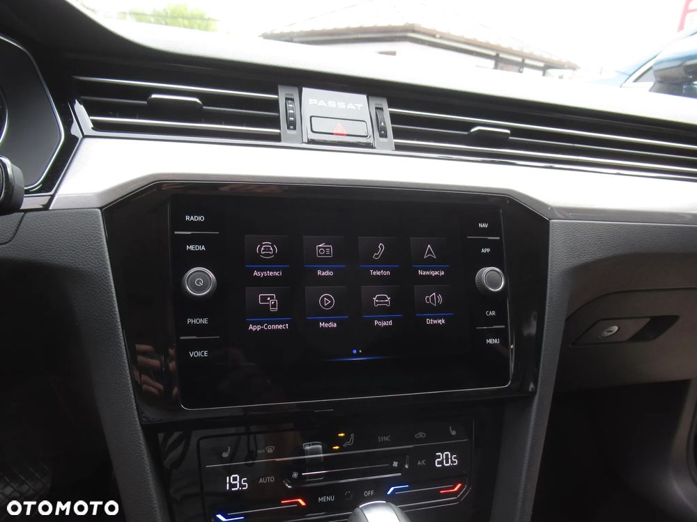 Volkswagen Passat 2.0 TSI Business DSG - 18