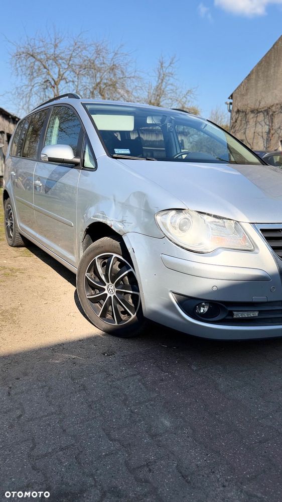 Volkswagen Touran - 11