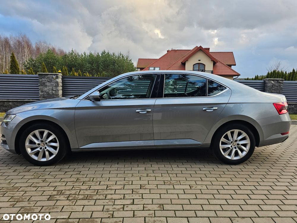 Skoda Superb 2.0 TDI SCR Style DSG - 5