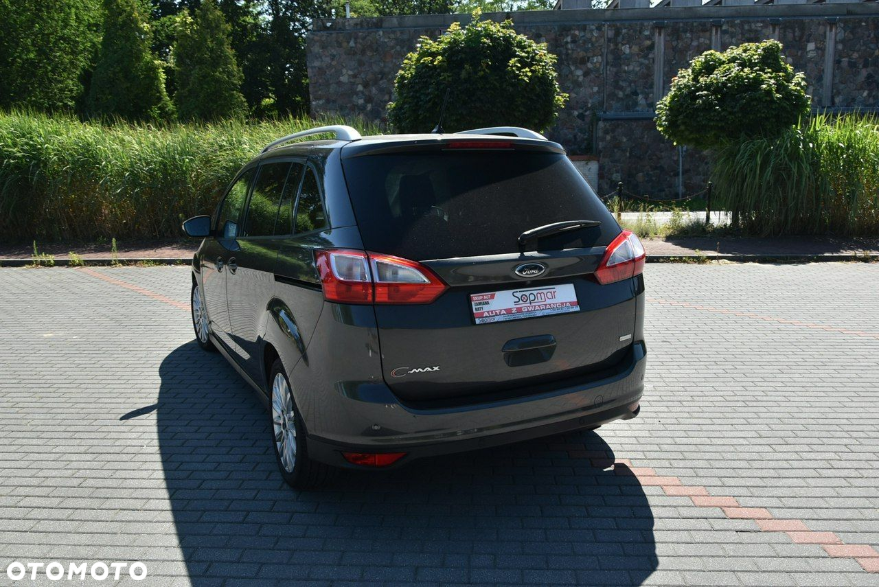 Ford Grand C-MAX - 25