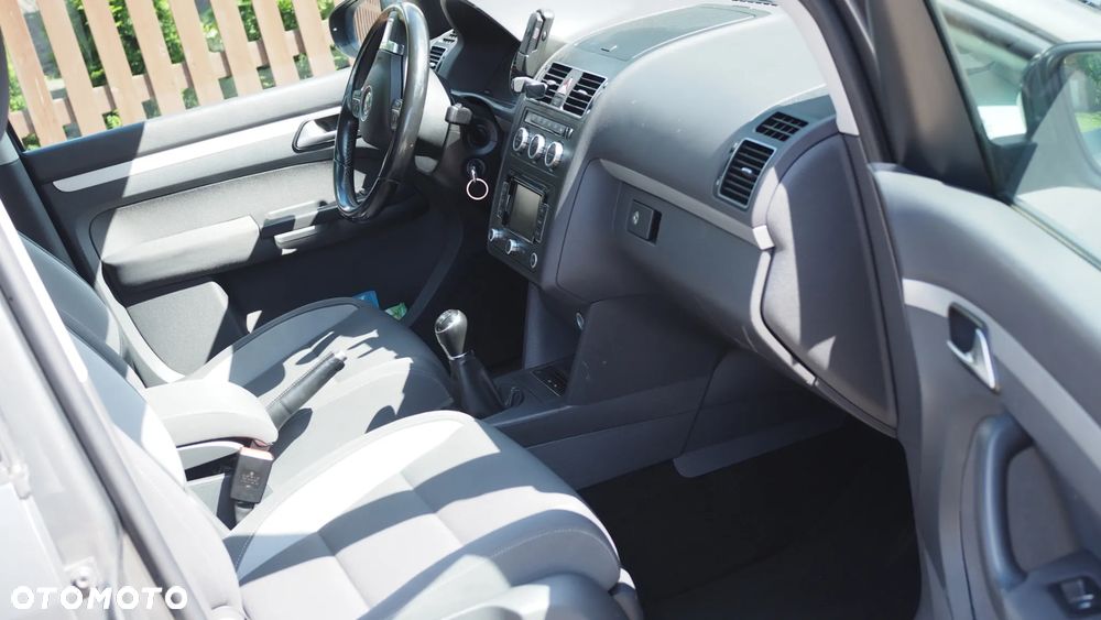 Volkswagen Touran 2.0 TDI DPF Comfortline - 14