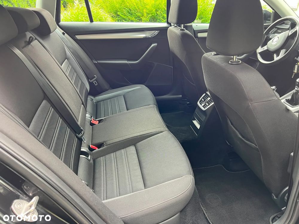 Skoda Octavia 1.6 TDI Sport Edition - 17
