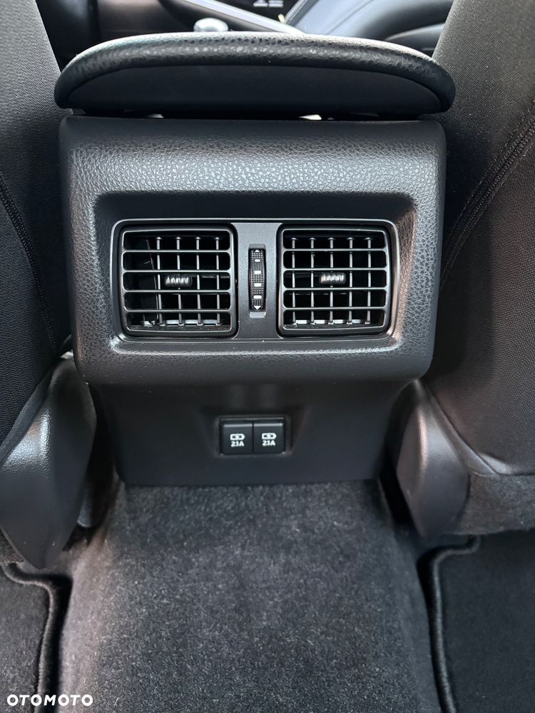 Toyota Camry - 32