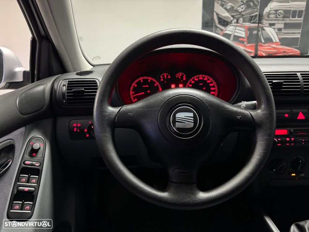 SEAT Leon 1.4 16V Confort JE+AC - 8