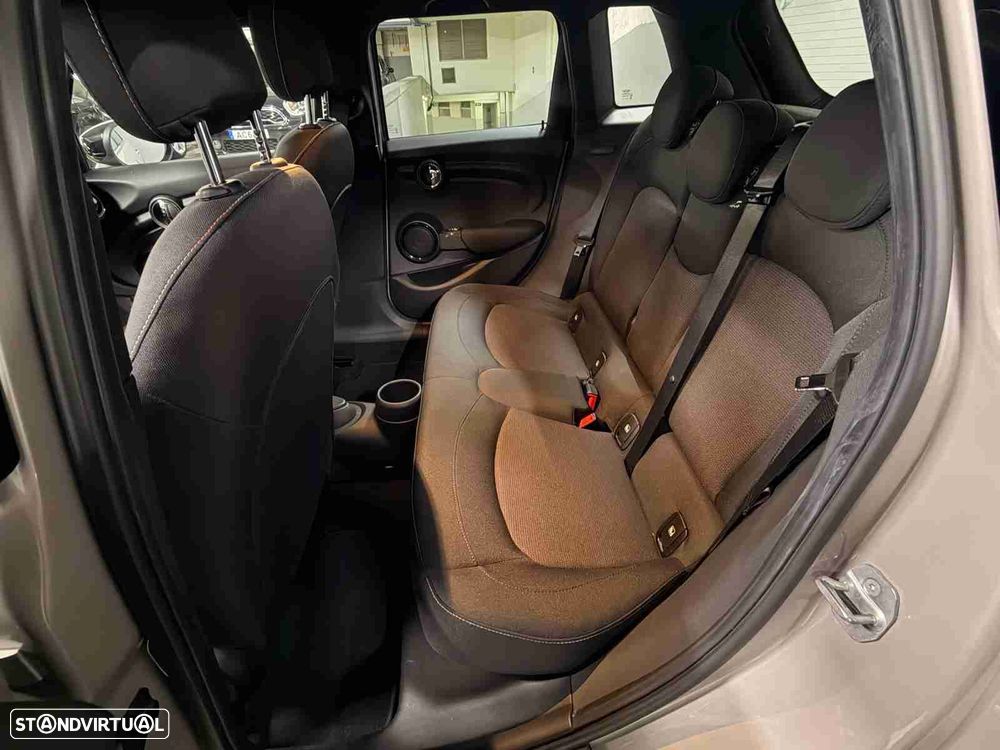 MINI 5 Portas Cooper Auto - 10