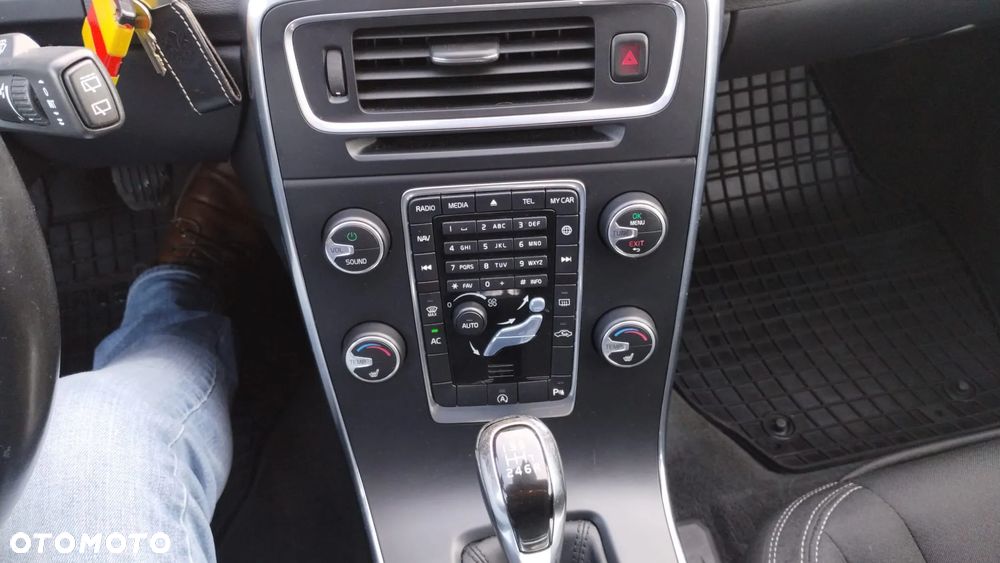 Volvo V60 D3 Drive-E Kinetic - 11