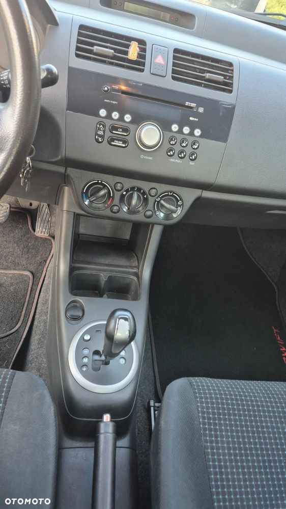 Suzuki Swift - 4