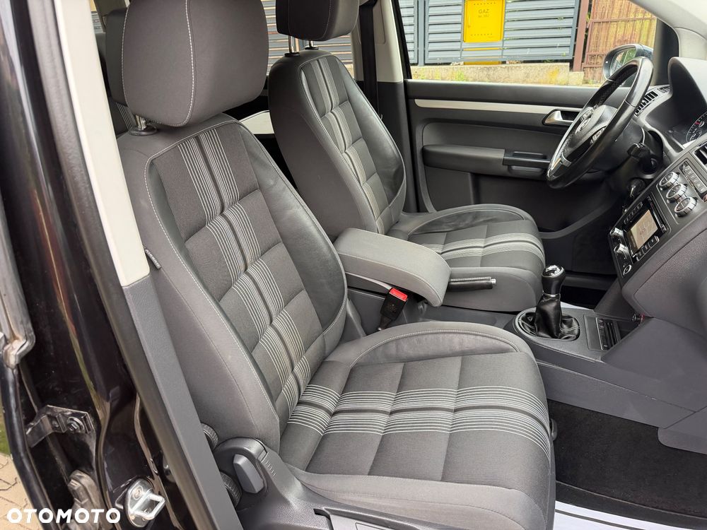 Volkswagen Touran 2.0 TDI DPF BlueMotion Technology MATCH - 37
