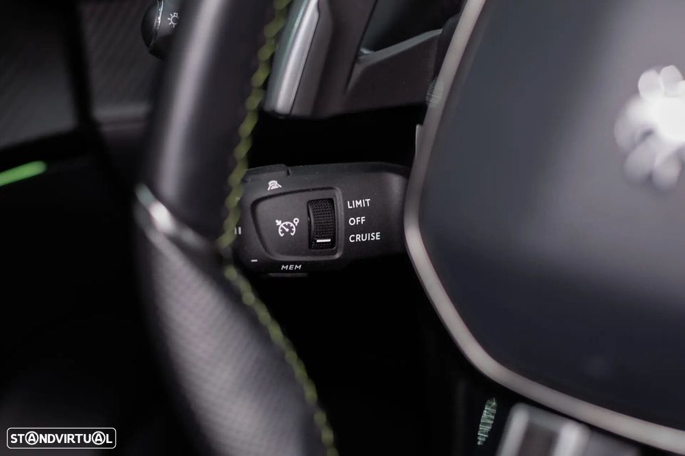 Peugeot 2008 1.5 BlueHDi GT Line EAT8 - 32