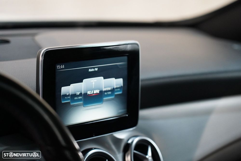 Mercedes-Benz GLA 180 CDI AMG Line - 12