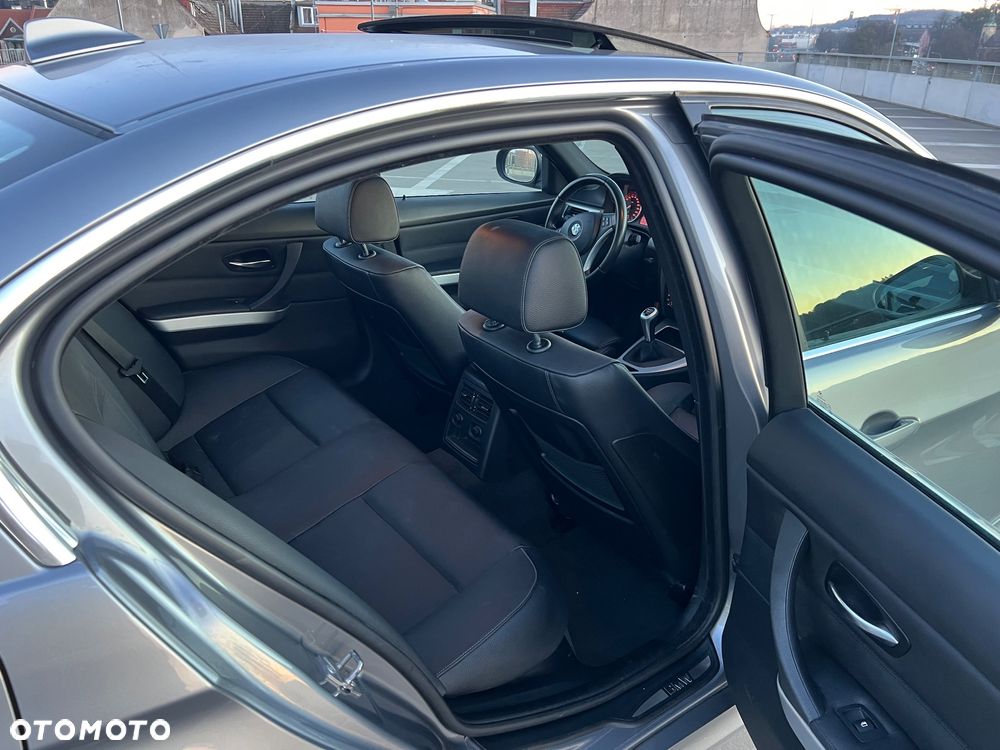 BMW Seria 3 330d xDrive DPF - 13