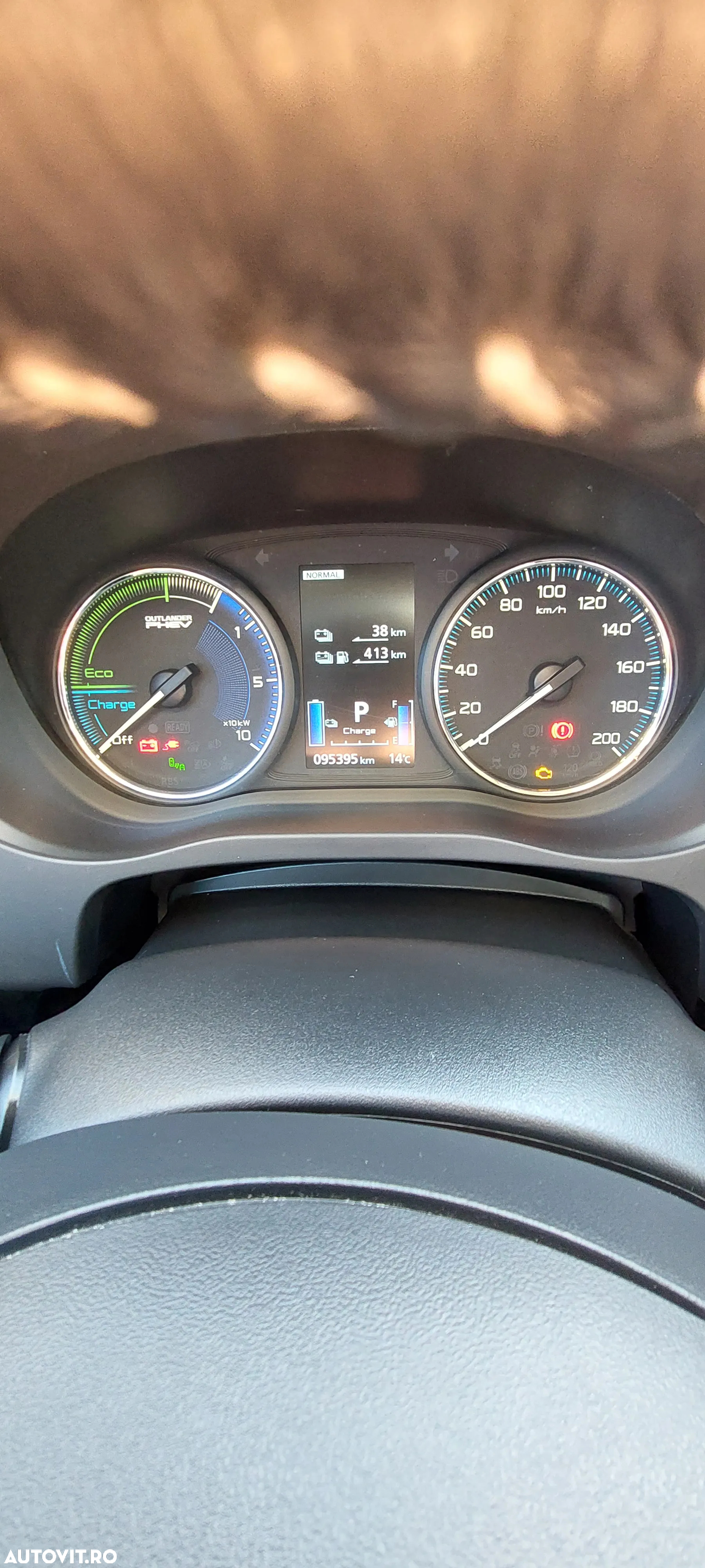 Mitsubishi Outlander PHEV 2.4 L 4X4 Instyle+ - 11