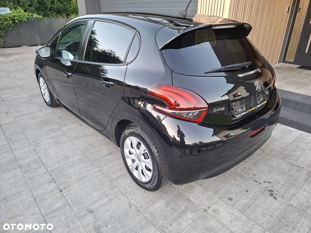 Peugeot 208 - 5