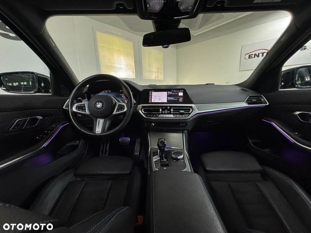 BMW Seria 3 320d xDrive M Sport Shadow - 22