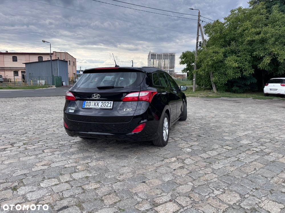 Hyundai i30 i30cw 1.6 CRDi Fifa World Cup Edition - 7