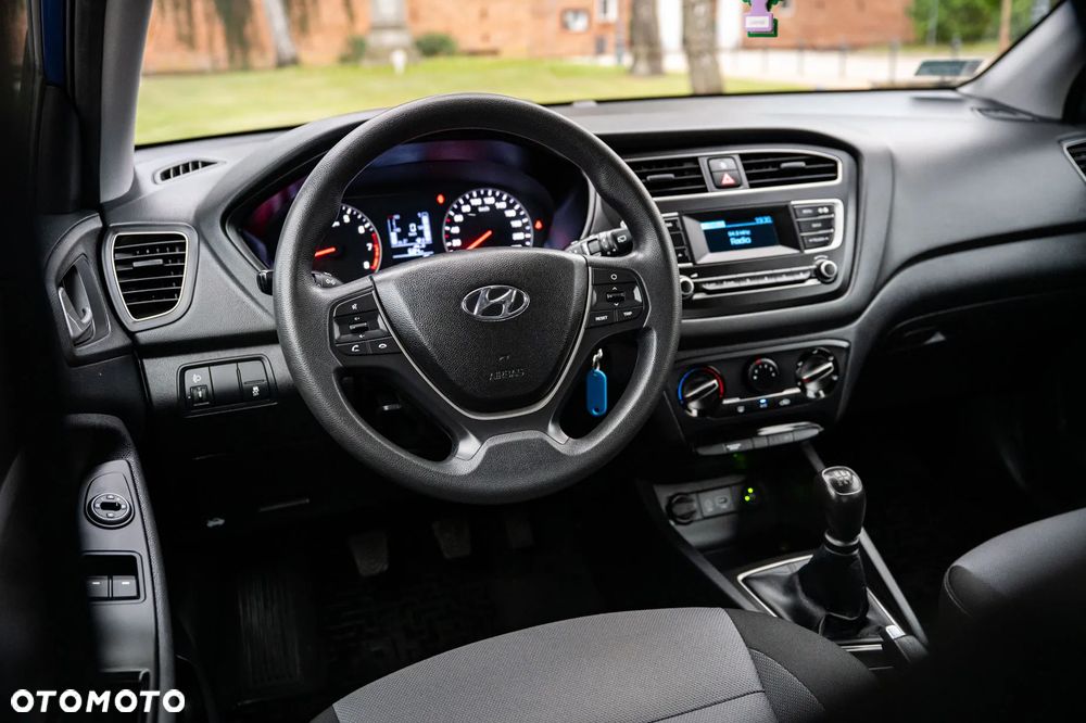 Hyundai i20 - 17