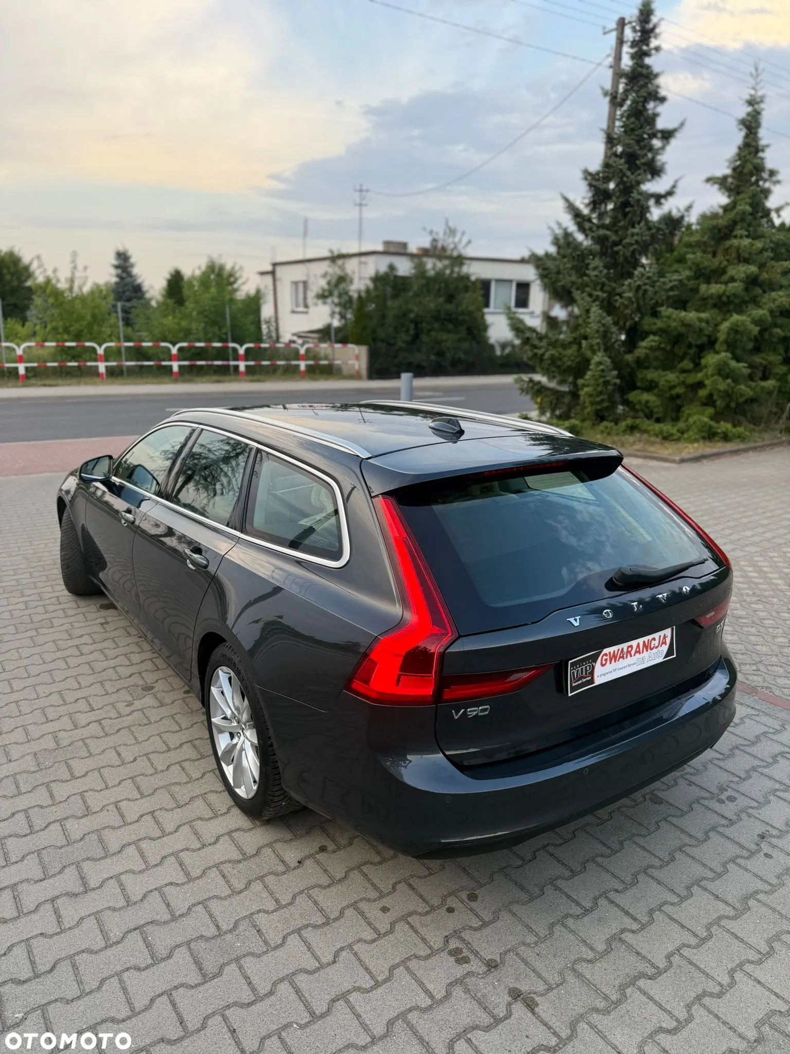 Volvo V90 D3 Momentum Pro - 5