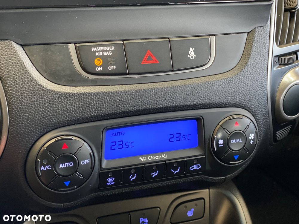 Hyundai ix35 2.0 CRDi 4WD Automatik Fifa World Cup Gold Edition - 32