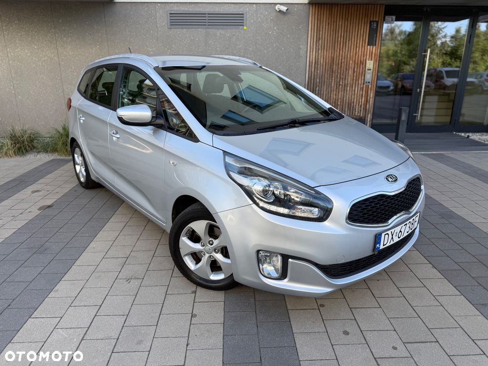 Kia Carens - 21