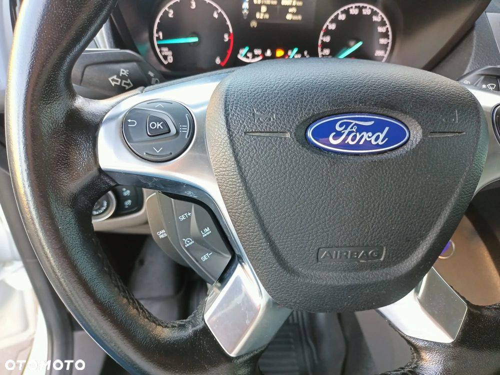 Ford Transit Connect - 23