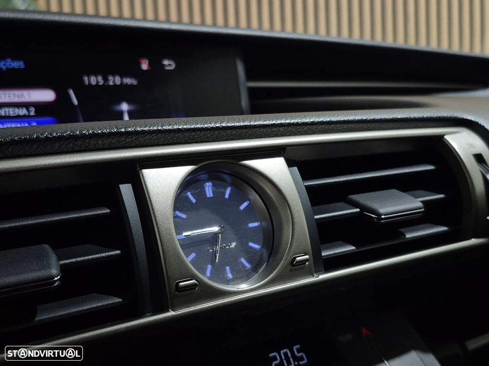 Lexus IS 300H Executive+ - 14