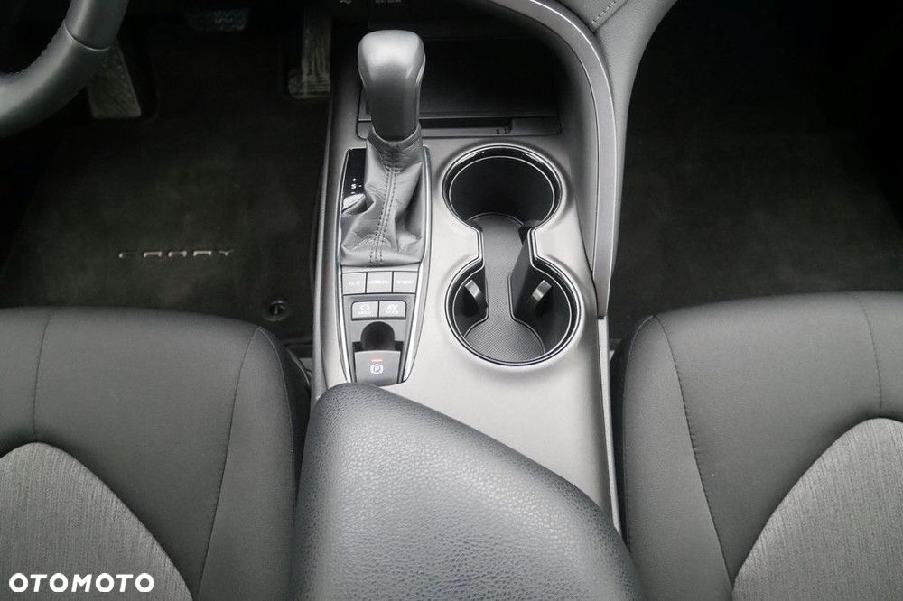 Toyota Camry 2.5 Hybrid Comfort CVT - 11