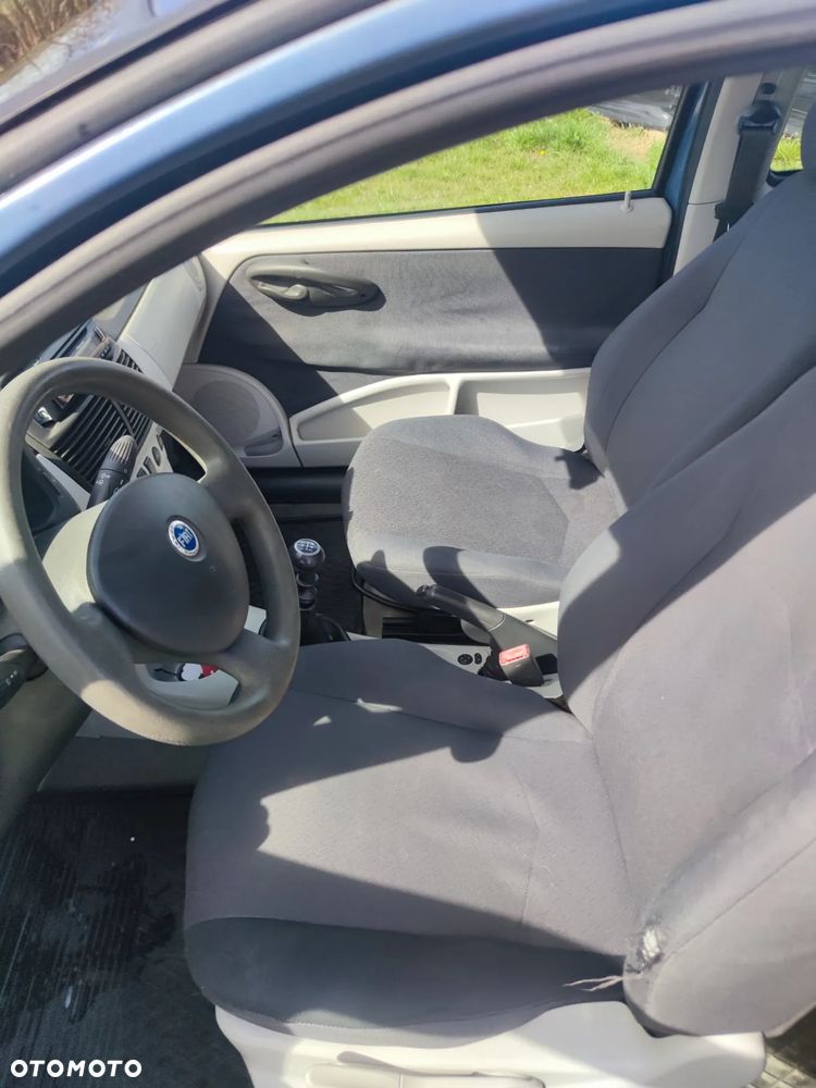 Fiat Punto 1.2 8V - 5