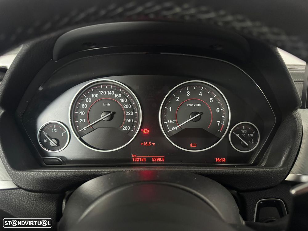 BMW 330 e iPerformance Pack M - 14