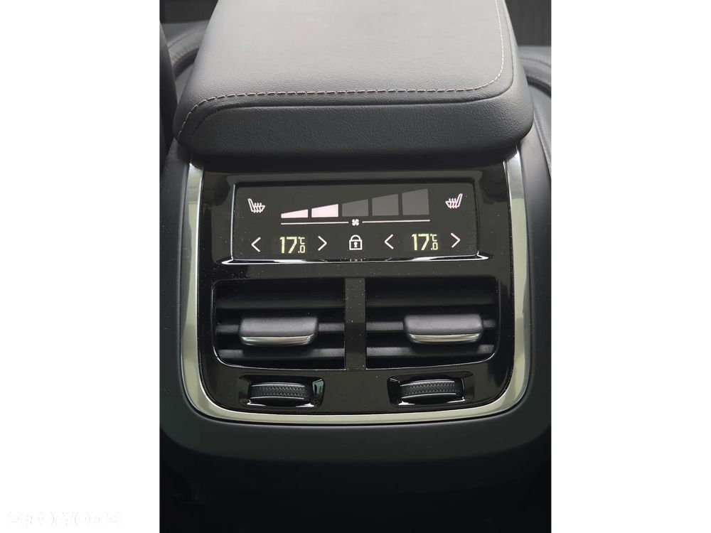 Volvo XC 60 B5 B AWD Ultra Dark - 23