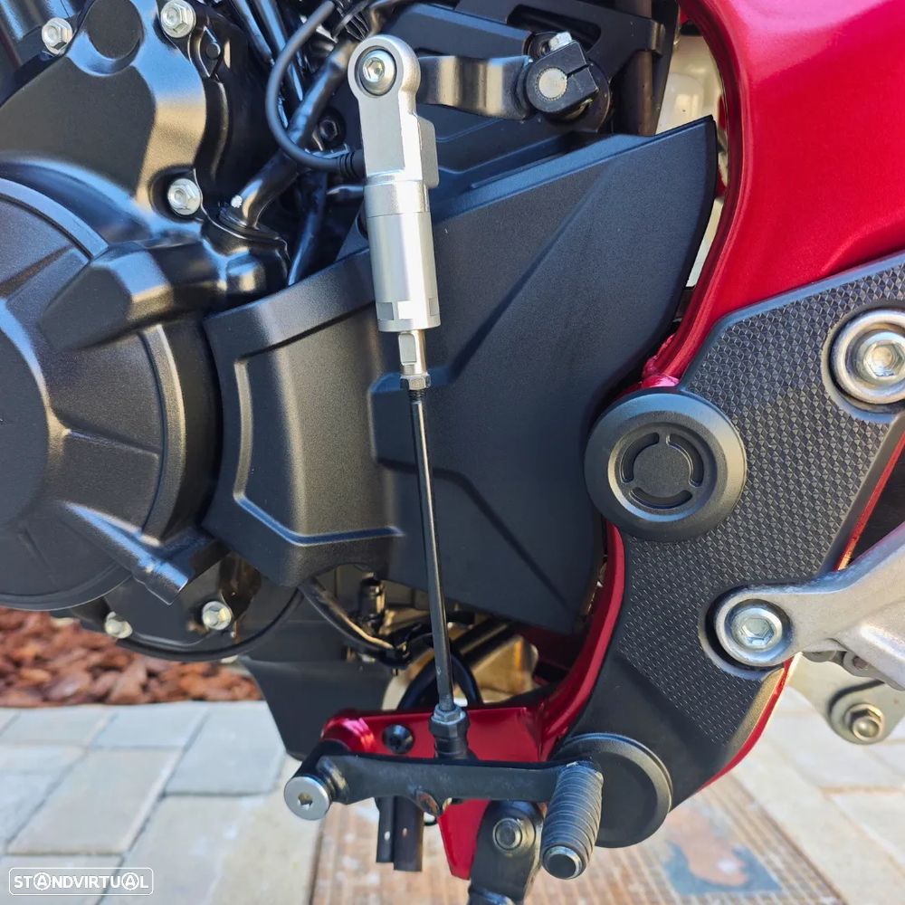 Honda Hornet 750 - 12