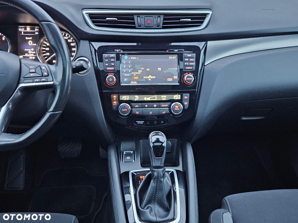 Nissan Qashqai 1.2 DIG-T N-Connecta Xtronic EU6 - 23