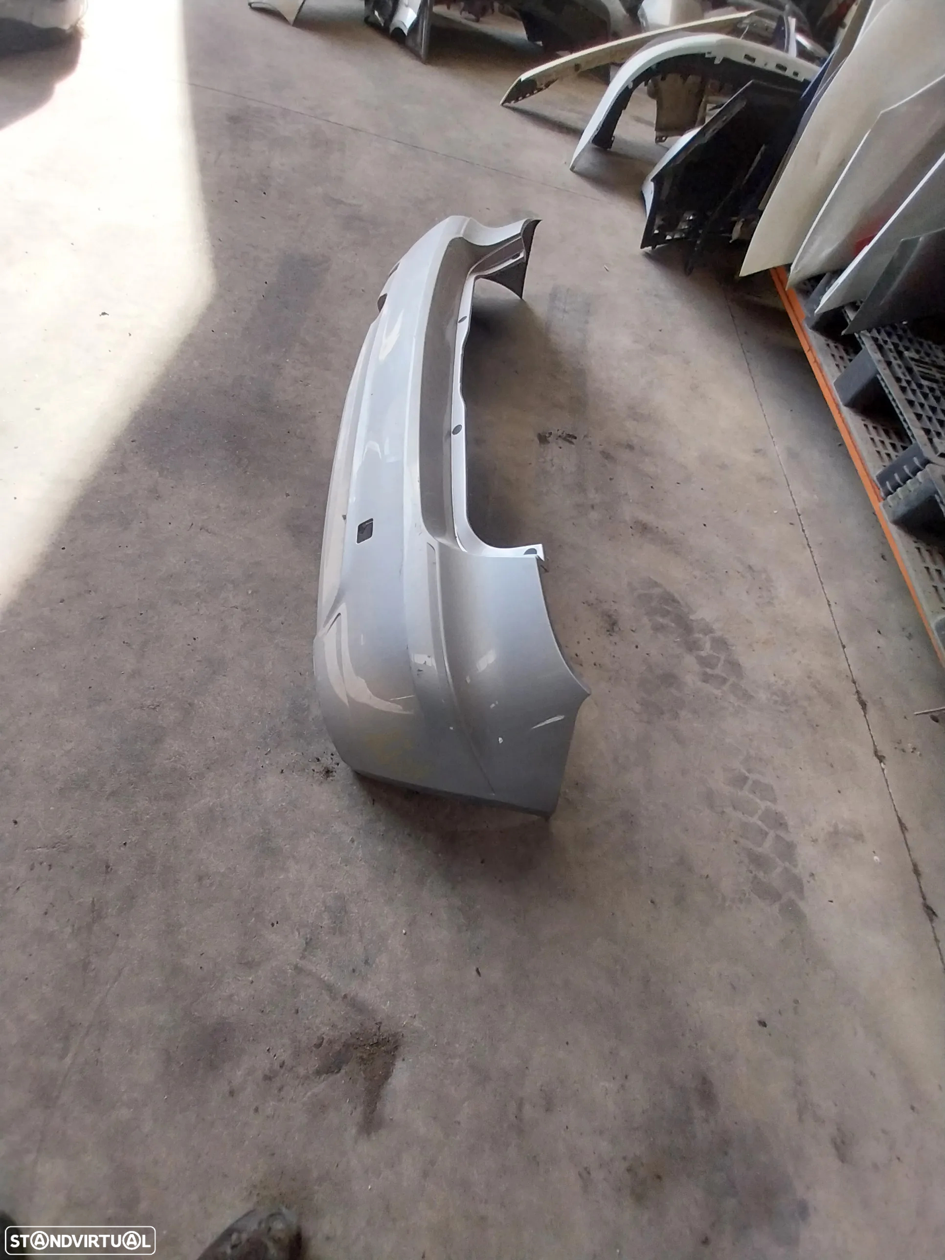 Para-choques tras Mercedes-Benz A170 Ref: A169 885 65 25 - 4