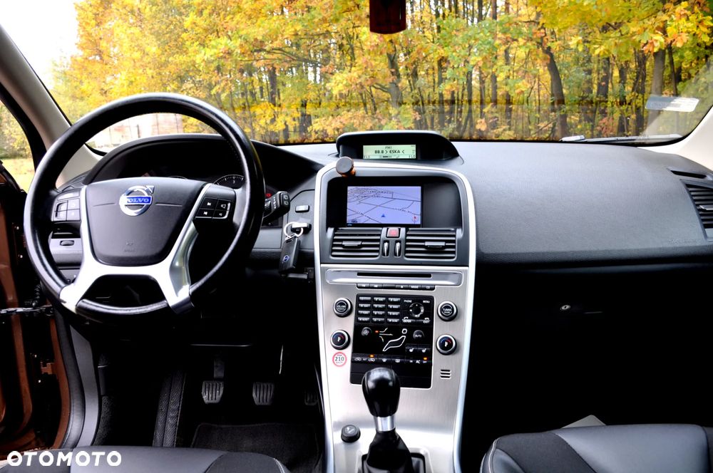 Volvo XC 60 2.4D Momentum - 25