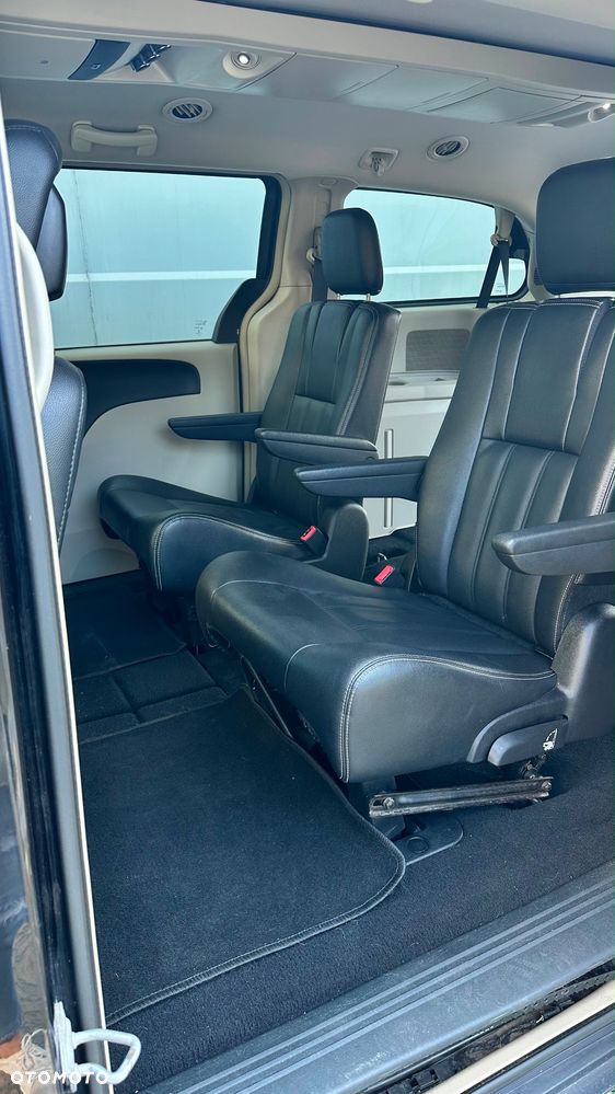 Chrysler Town & Country 3.6 Touring - 32