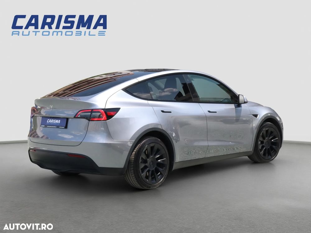 Tesla Model Y Long Range Dual Motor AWD - 6