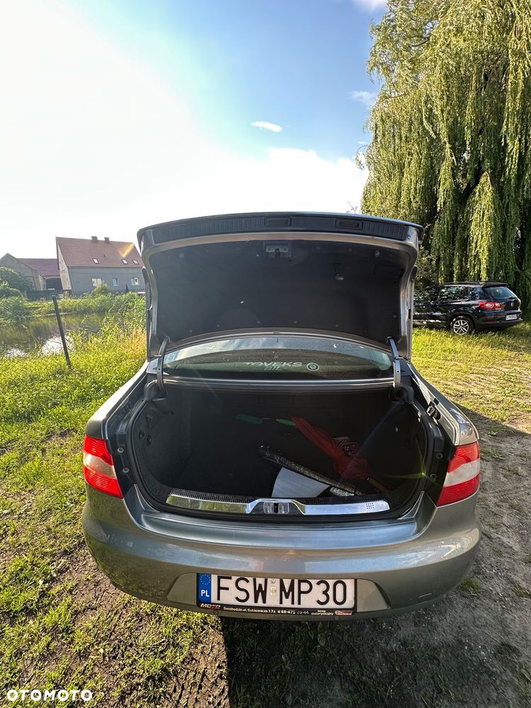 Skoda Superb 2.0 TDI DSG Ambition - 22