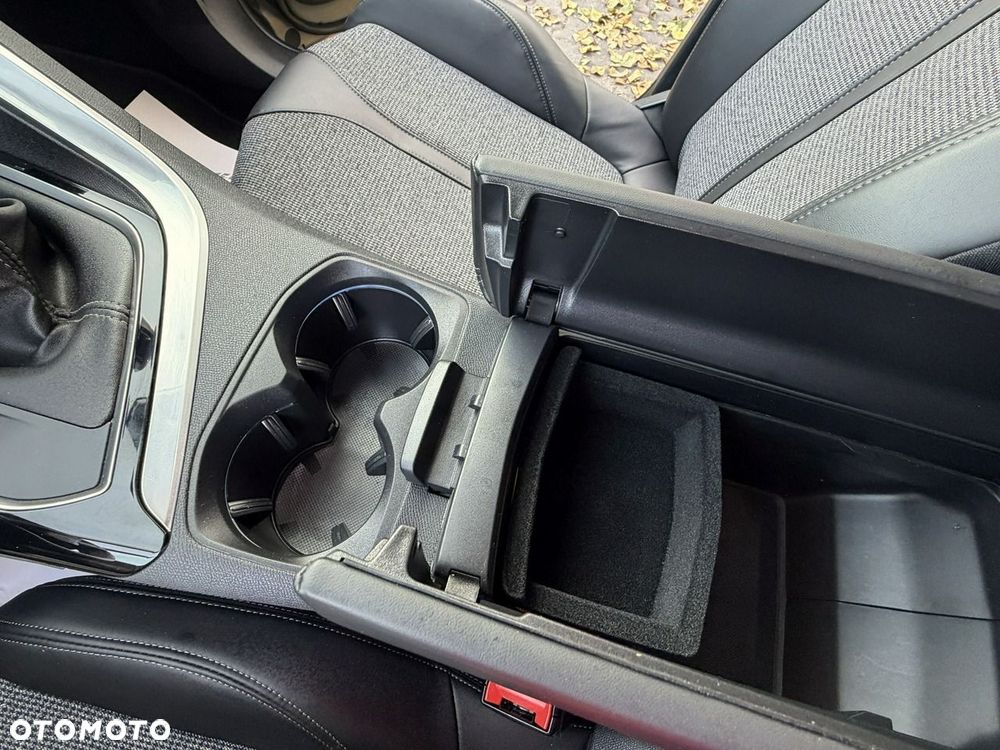 Peugeot 5008 1.5 BlueHDi Allure S&S - 22