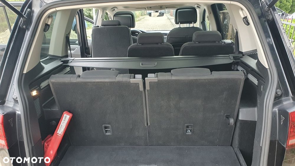 Volkswagen Touran 2.0 TDI SCR Highline - 18