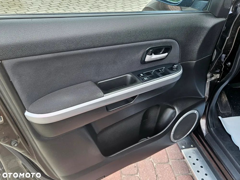 Suzuki Grand Vitara 1.9 DDiS Premium EU5 - 14