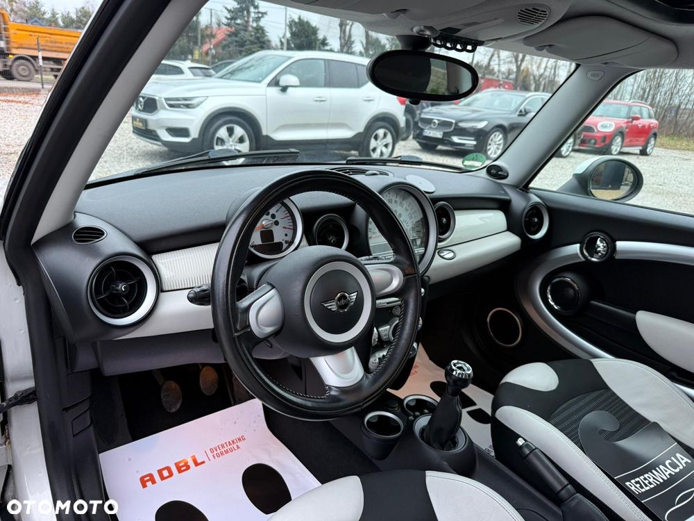 MINI Cooper Standard - 19