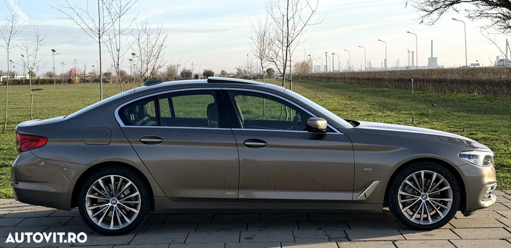 BMW Seria 5 530i AT - 11
