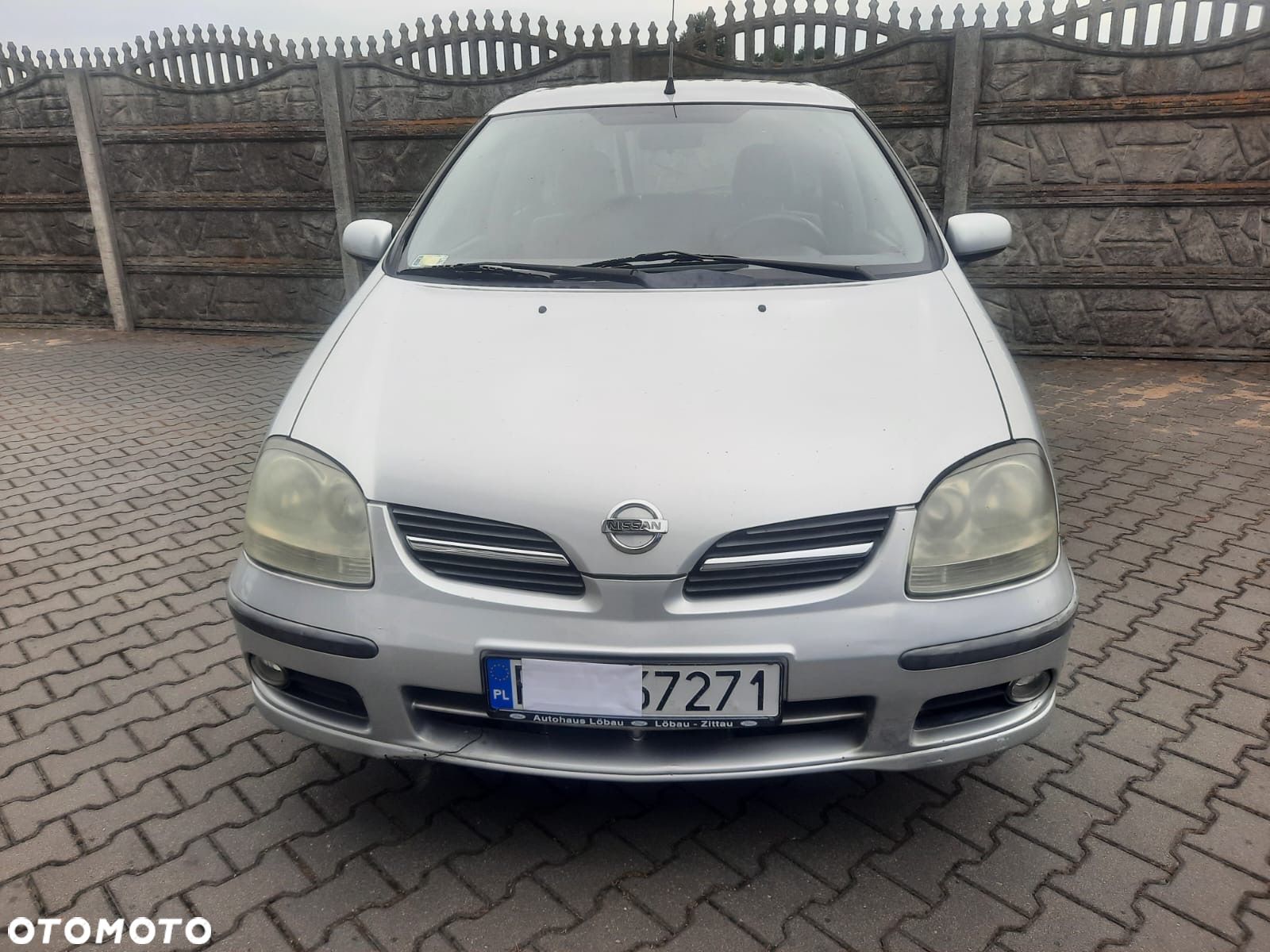 Nissan Almera Tino - 1