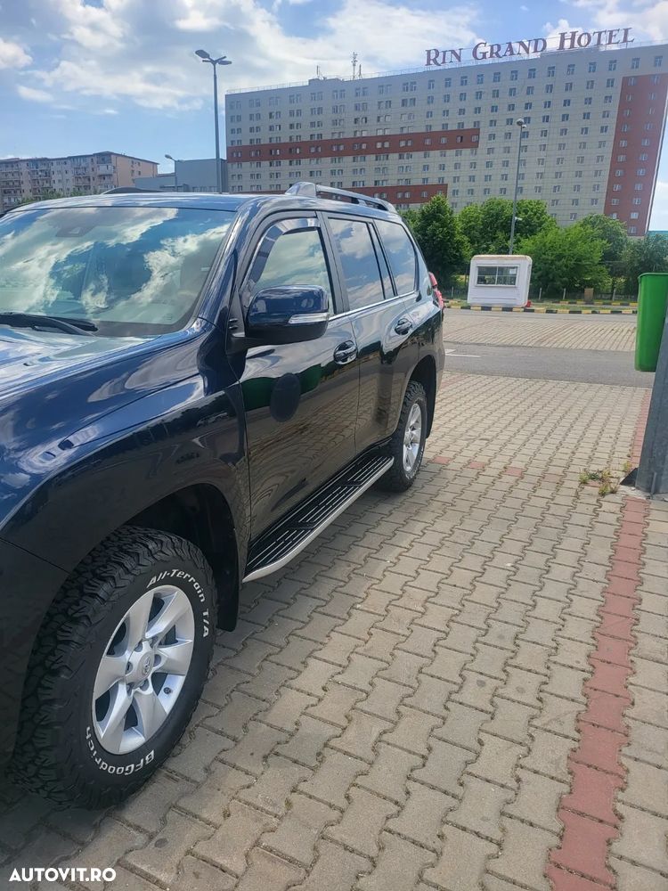 Toyota Land Cruiser 2.8l D-4D 204 CP A/T 7 locuri Luxury AVS - 3